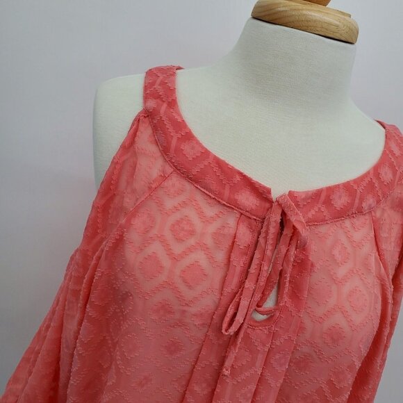 By & By Womens Cold Shoulder Keyhole Neck Blouse Top Size 2X Coral Textured - Picture 5 of 14
